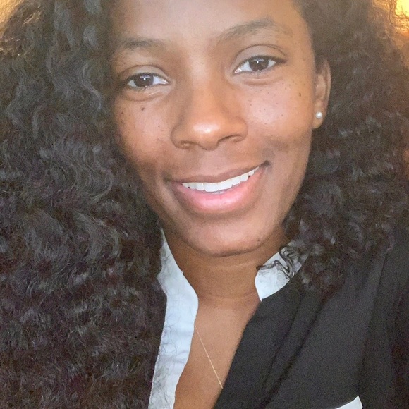 Meet your Posher, Rebecca - Picture 2 of 4